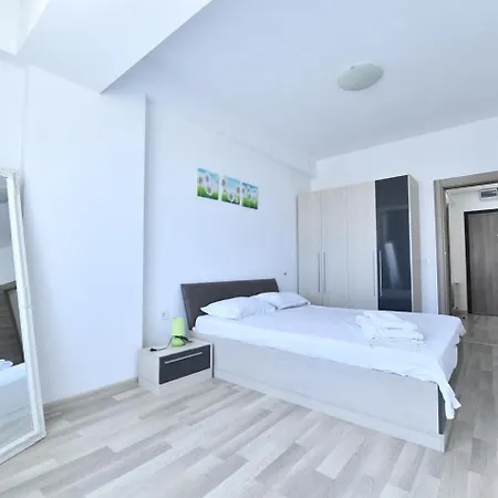 Summerland Apartman *